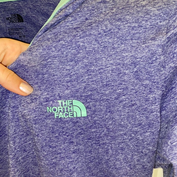 North face pull over - Picture 3 of 6